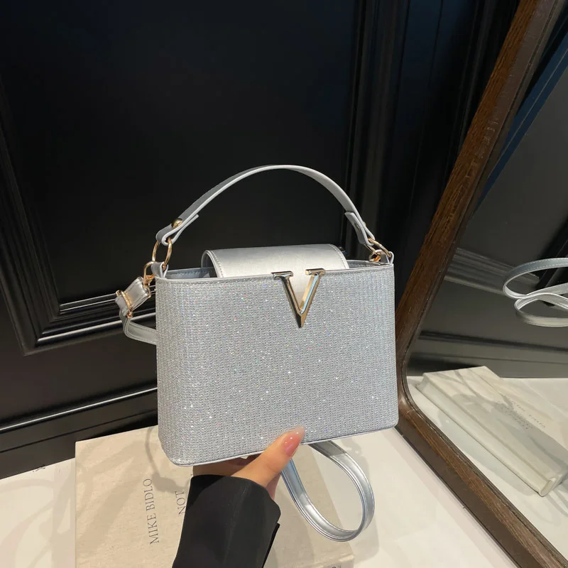 

2025 Summer New Minimalist Crossbody Bag Women Niche Casual Vintage Shoulder Commuter Purse