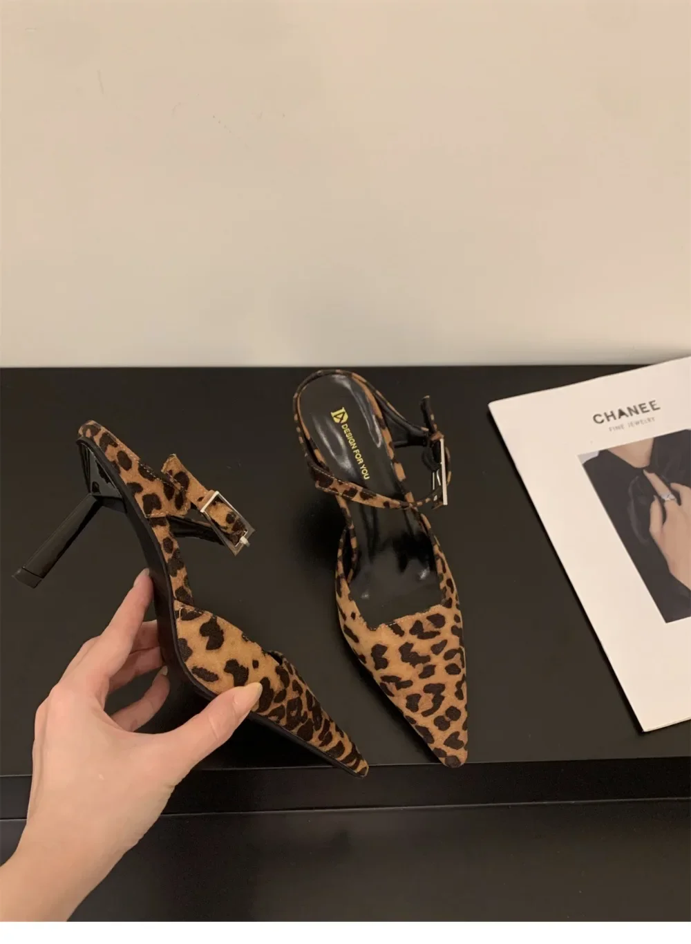 New Pointed Thin Heel Exposed High Heel Women's Sandals 2024 Fashionable and Sexy Leopard Print Women's High Heel Single Shoes