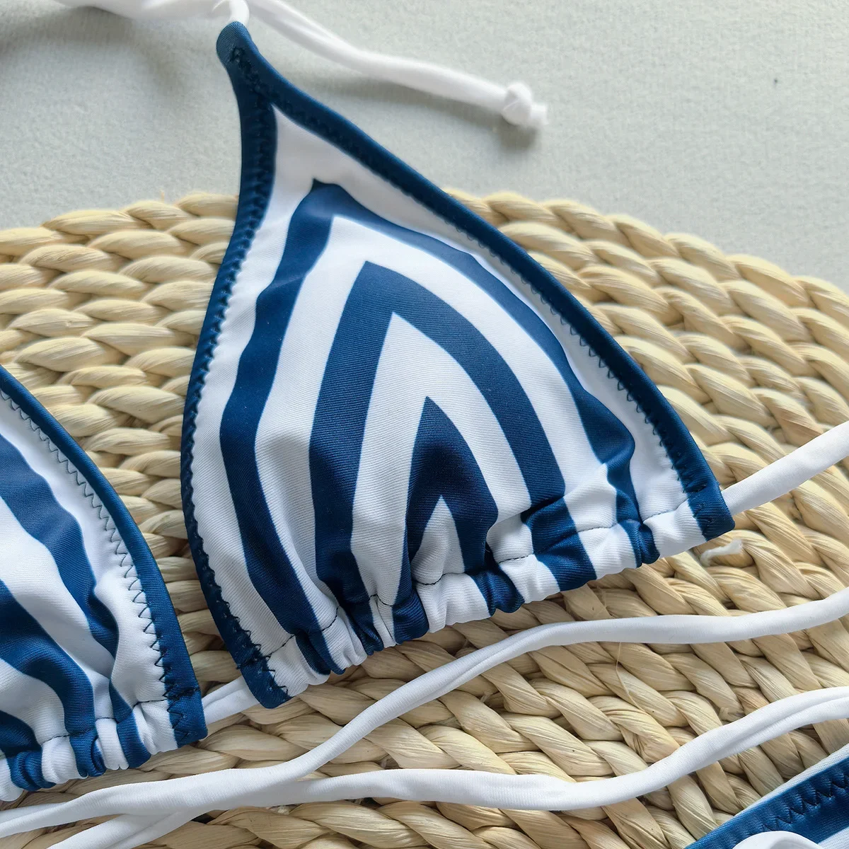 مثير الأزرق مخطط مايكرو سلسلة صغيرة التعادل البيكينيات مجموعات 3 قطعة مع تنورة صغيرة ملابس السباحة المايوه ملابس الشاطئ Biquini Tankini