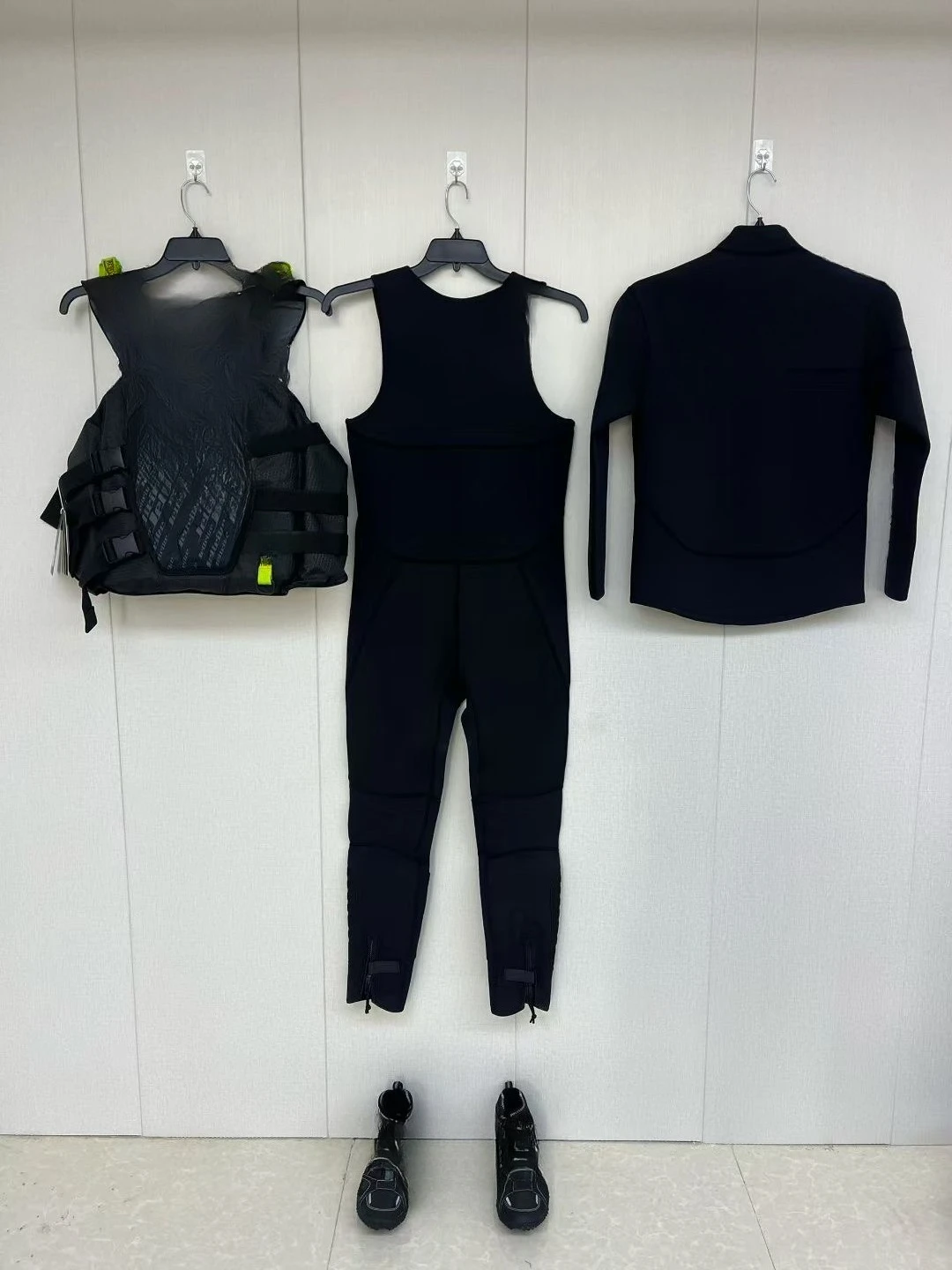 

Professional cold clothing for motorboats, 13mm cold clothing