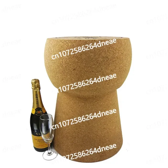 

Пробковый табурет цвета шампанского 2021. Модный