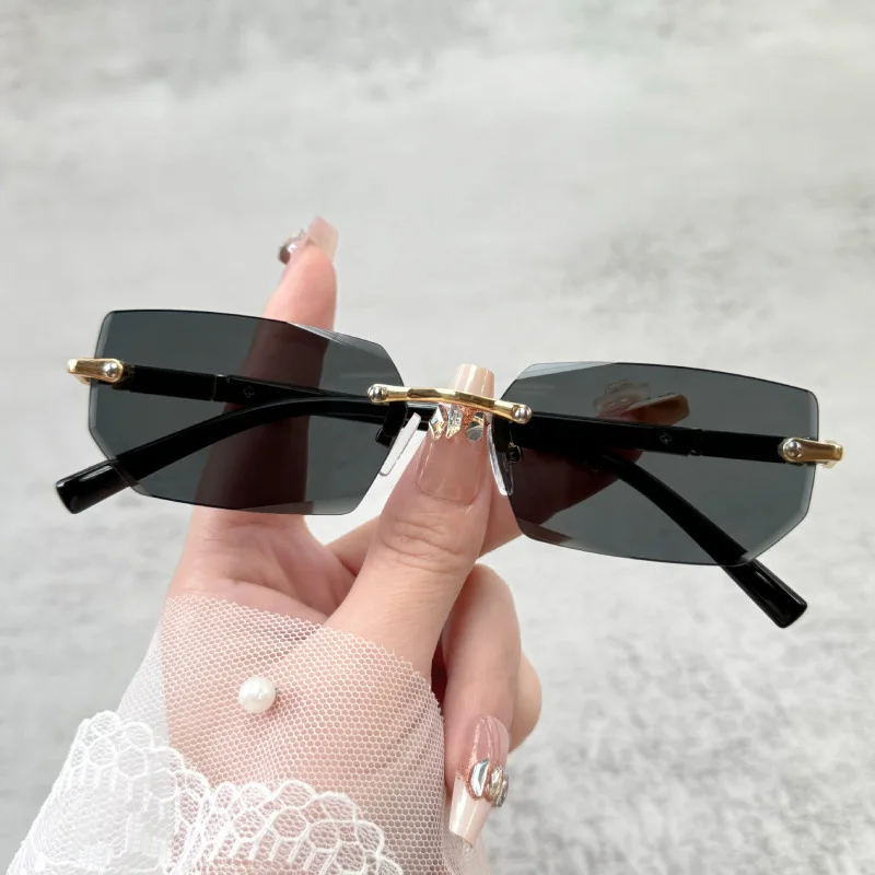 

New European And American Business Style Men's Sunglasses With High-end Feel, Diamond Trimmed Frameless Sunglasses, Square Sungl