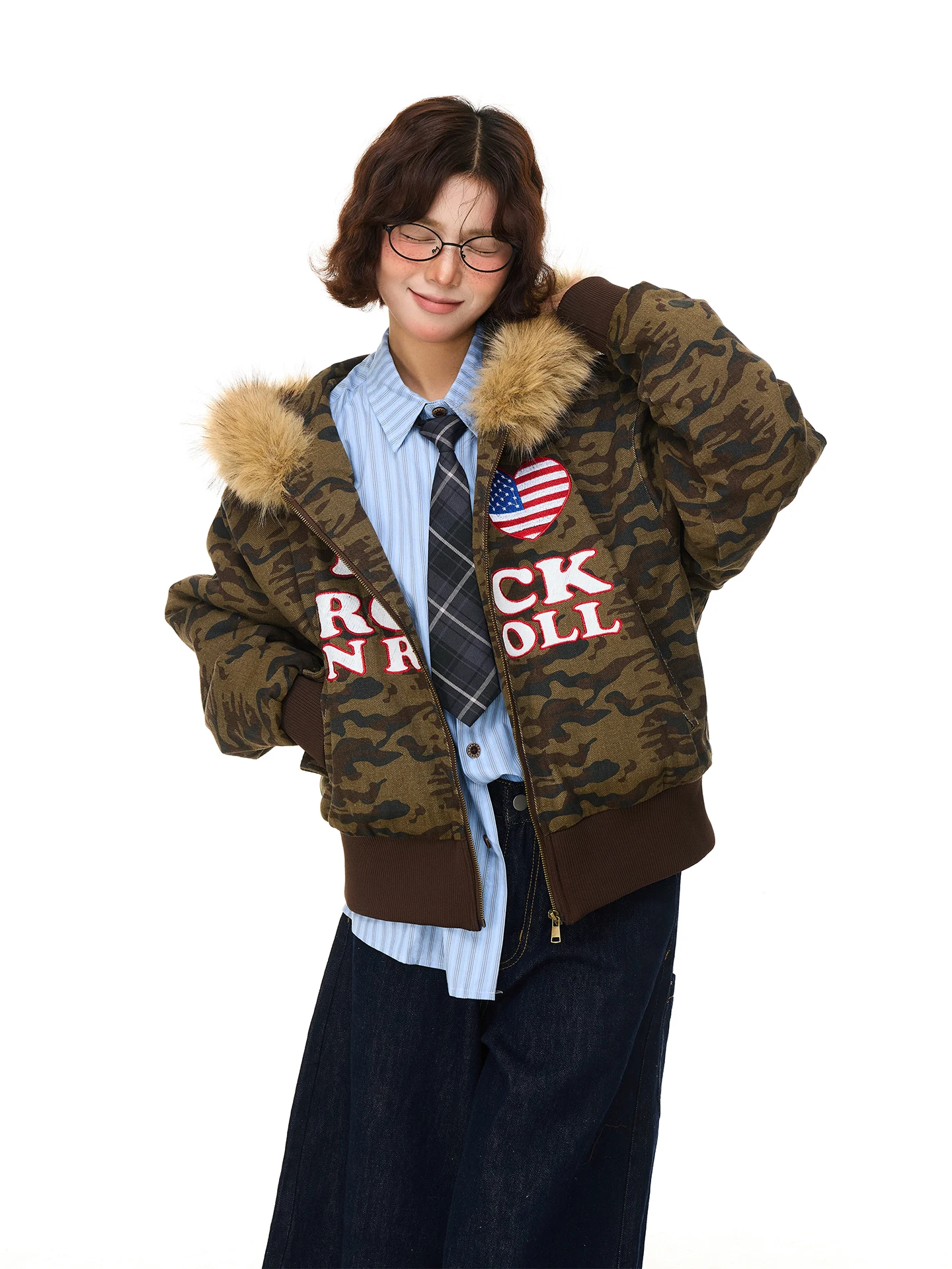 

American Retro Camouflage Buttoning Heartwork Embroidery Thiened Cotton Jaet Women's Fur Collar Hooded Cotton Coat