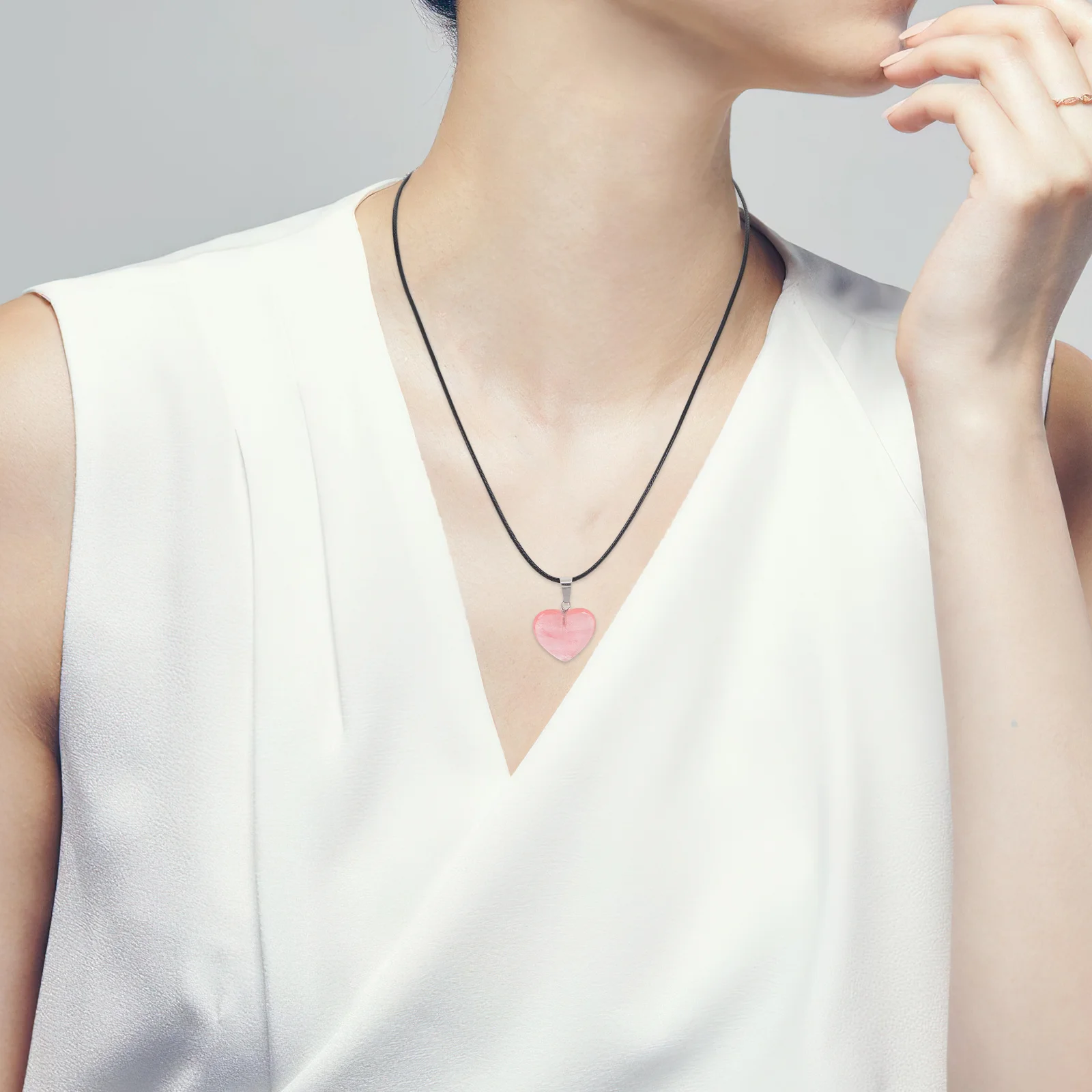 

Heart Pendant Necklace Women Natural Crystal Heart Pendant Polished Neck Chain Delicate Fashion Jewelry Valentines Gift