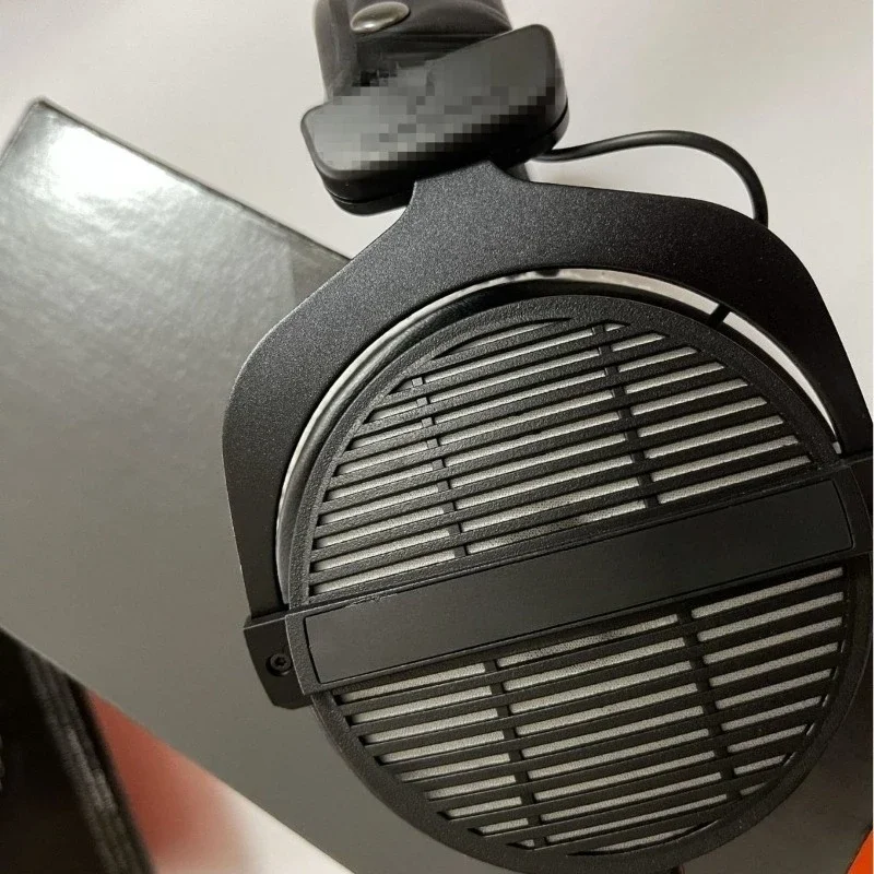 

Monitor headphones DT 990 PRO 250 euros, professional headphones