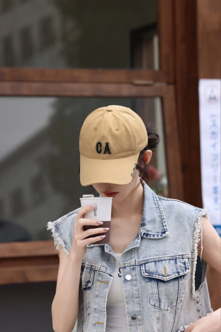 

Embroidery CA letter baseball hat men and women summer and autumn foreign style simple fashion casual versatile travel shade cap
