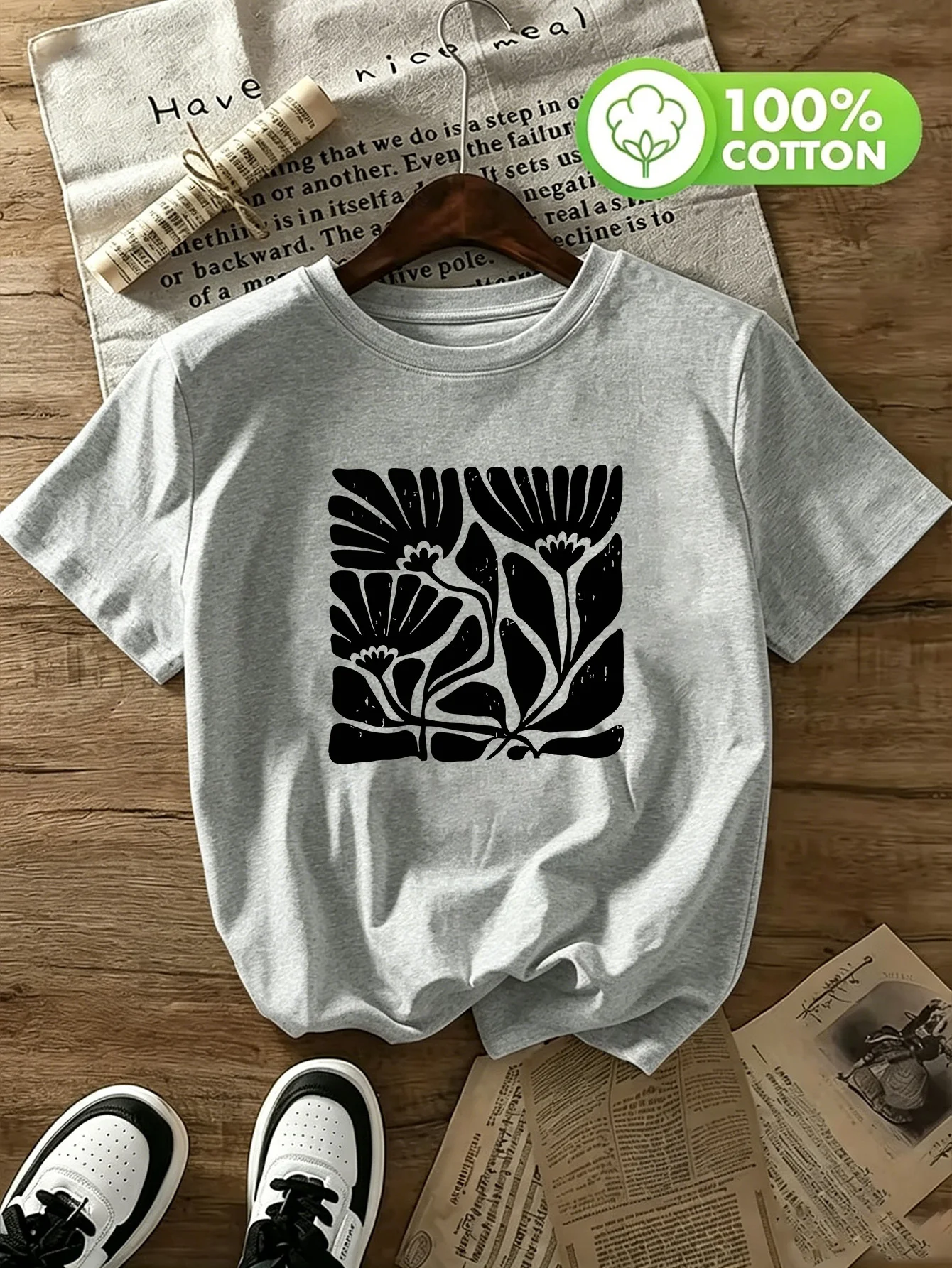 Ladies' Square Flower T-shirt Black and White Art Plant Prints Printed T-shirt Simple, Advanced Atmosphere Comfortable To Wear