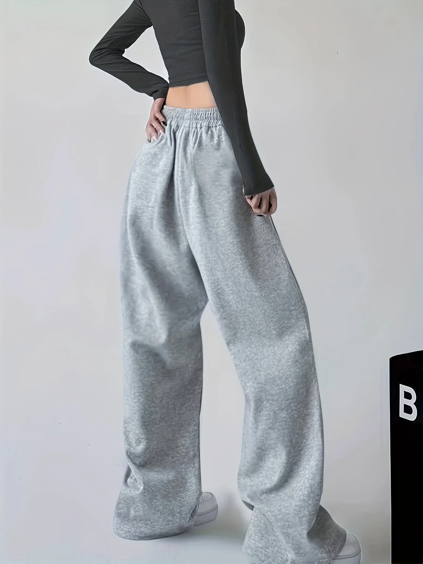 بنطال رياضي كاجوال بنمط الشارع مقاس كبير للسيدات مع طباعة شخصية للخريف والشتاء من الصوف فضفاض مناسب ملابس الشارع كبيرة الحجم #4