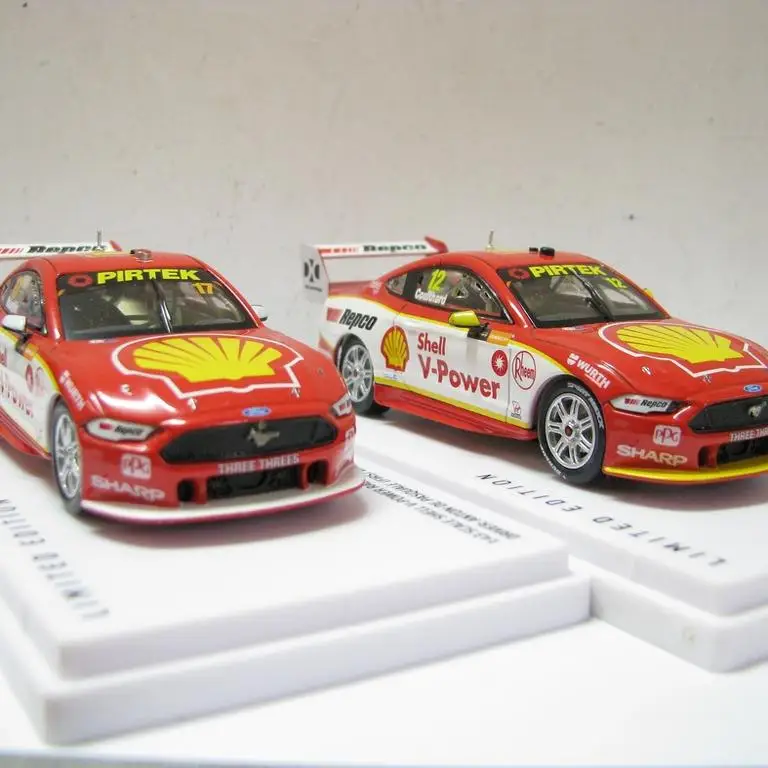 Equipo de carreras de Ford Mustang GT Shell V-POWER AUTÉNTICO a escala 1:43 fundido a presión # 12/ # 17 2 Taiwán aleación coche modelo coleccionable juguete para regalo