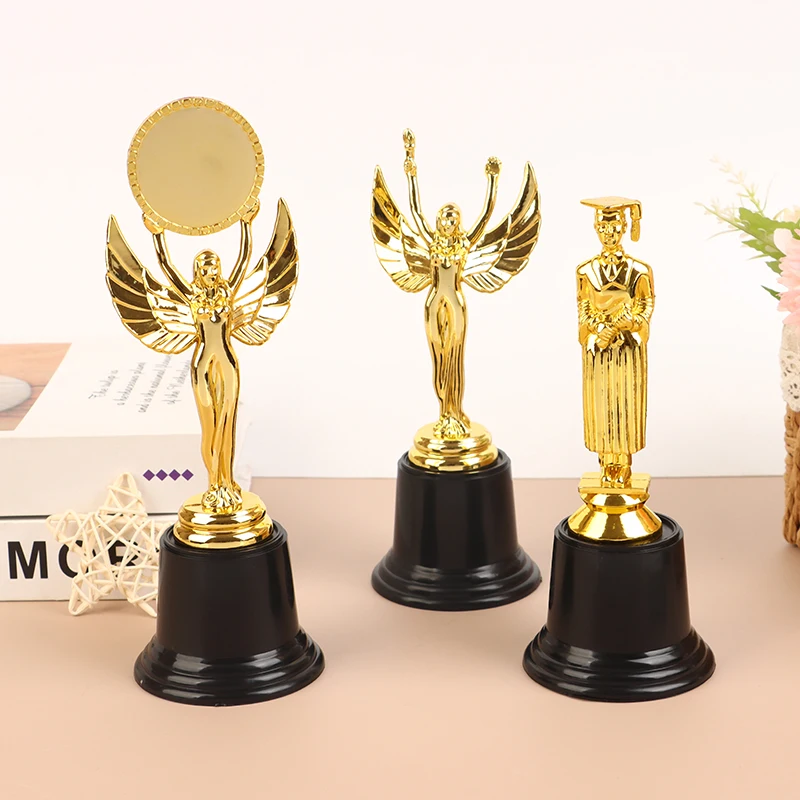 Y1Pcs Mini Plastic Male Female Doctoral Scholars Trophy Cup Prize Cup Early Educational Toys Reading Learning Award Gifts