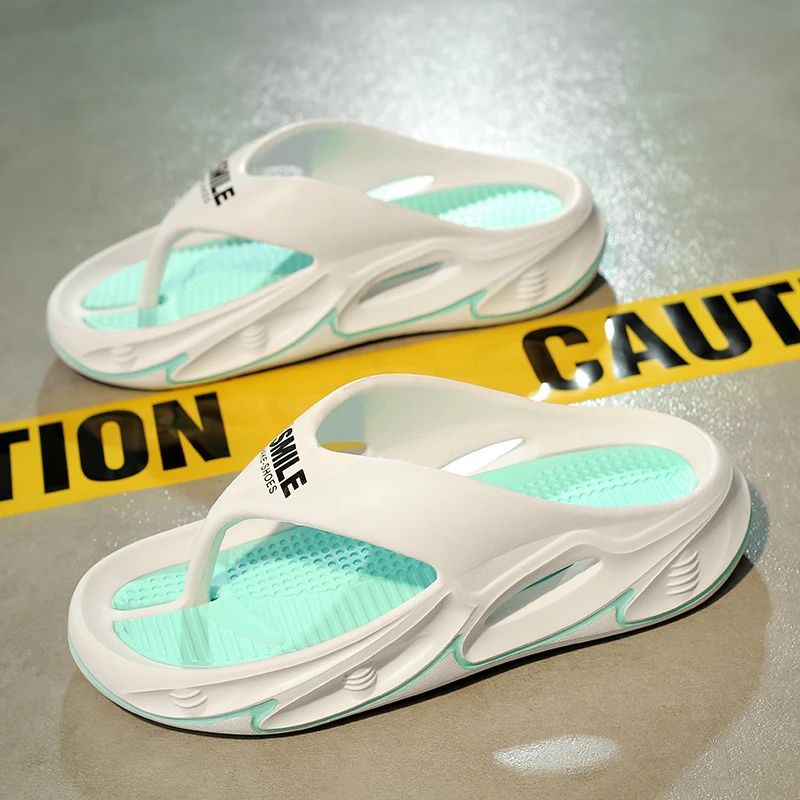 

2025 New Fashion Sandals Male Clog Sandals Breathable Zapatillas Hombre Beach Sandals Men Comfortable Clogs Slippers Soft Bottom