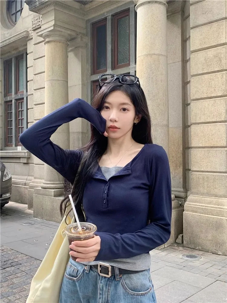 スリムフィット半袖Tシャツレディース長袖ショートスタイル秋シーズンデザインセンスパッチワークフェイクツーピーストップ