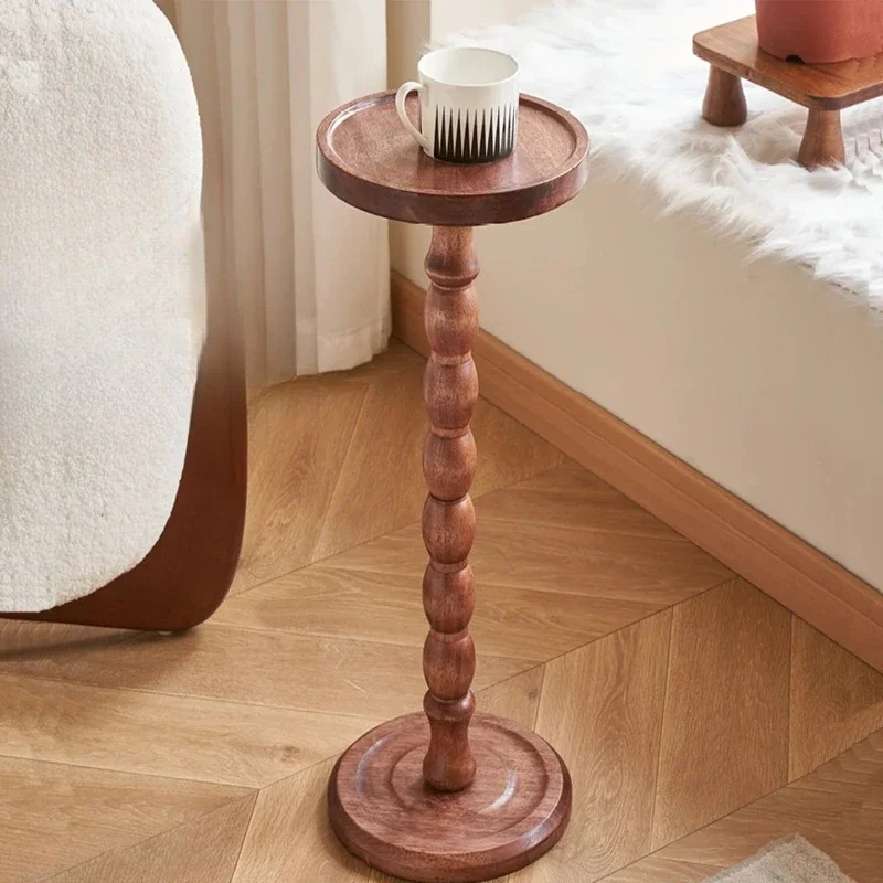 Mesa auxiliar de estilo antiguo: mini mesa de madera maciza con patas, mesita de noche para sofá compacta, mesa esquinera que ah