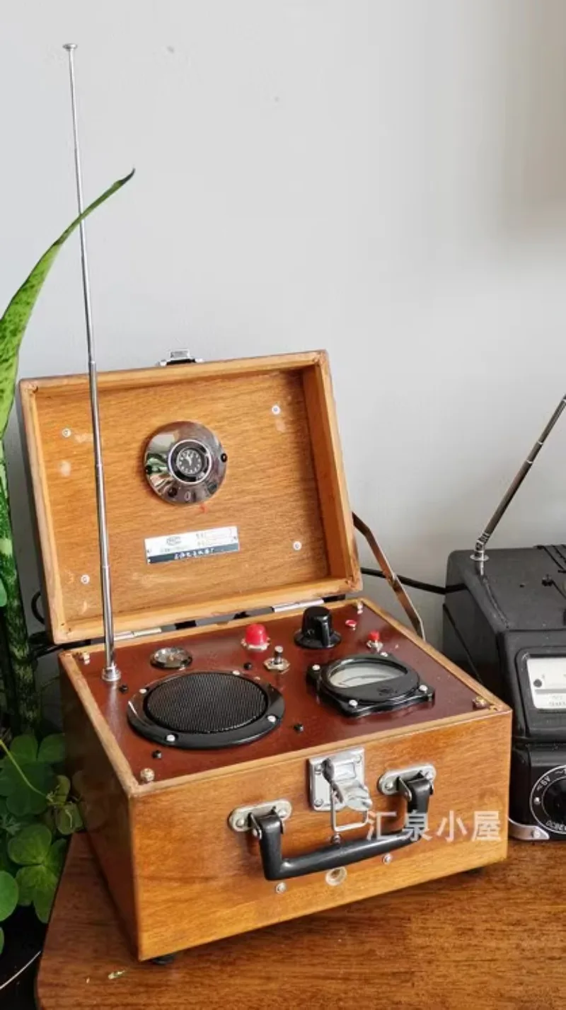 Antique Wooden Box FM Radio, Classic Shape of Medieval Bluetooth Speaker Player, Power Amplifier Speaker