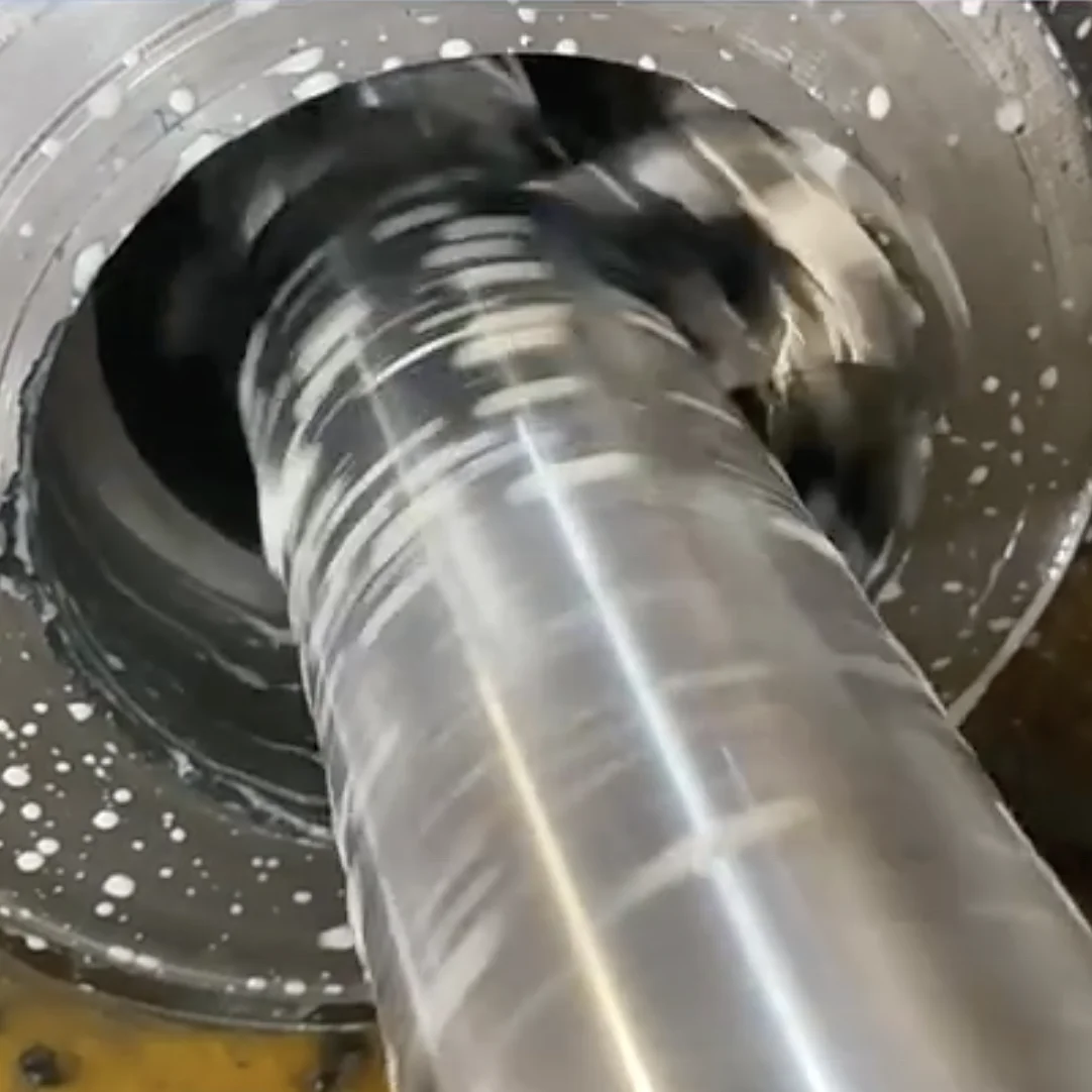 Macchina per alesatura e saldatura portatile per riparazione di fori compatti da 55-160 mm per riparazione di escavatori Riparazione di fori perni per escavatori sul posto