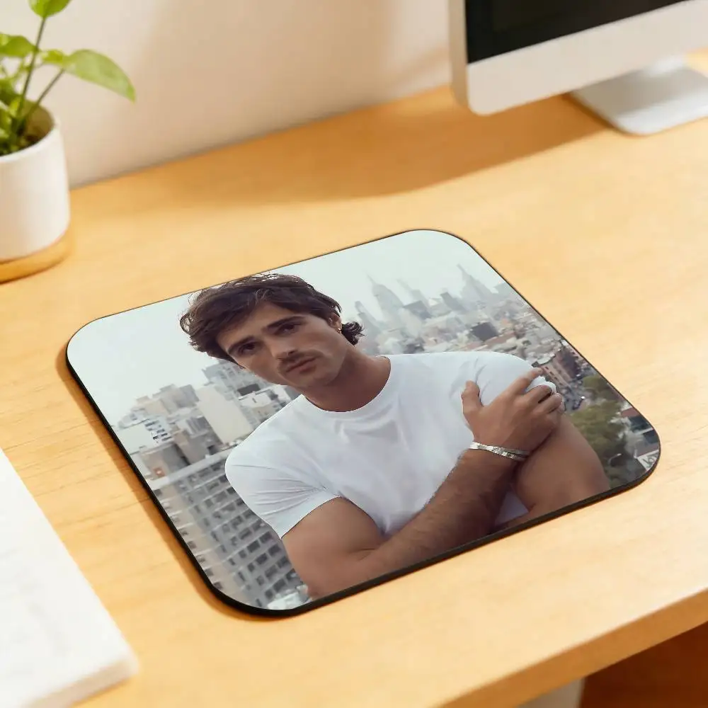 Actor J-Jacob Elordi Fridge Magnets, Decorative Refrigerator Magnets for Home Kitchen Decor, Strong Magnet Whiteboard Stickers