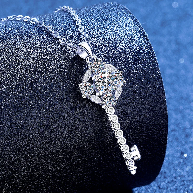 PT950 Sunflower Key Necklace Korean Fashion Collarbone Chain Moissanite Platinum Jewelry B2B Wholesale Gift