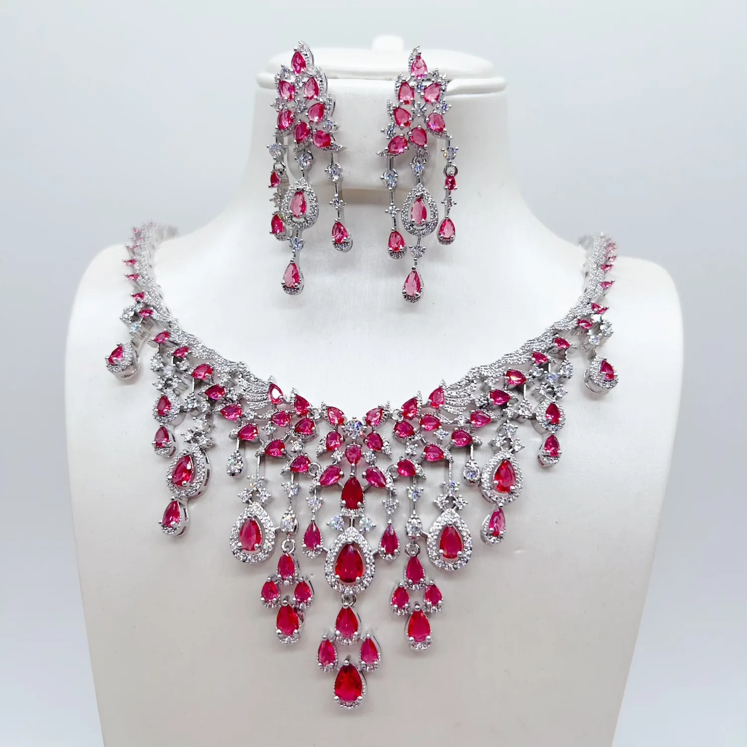 Luxury High-End Red Teardrop Cubic Zirconia Necklace Earrings Two-Piece Set Bridal Wedding Dinner Tassel Jewelry Exquisite Women