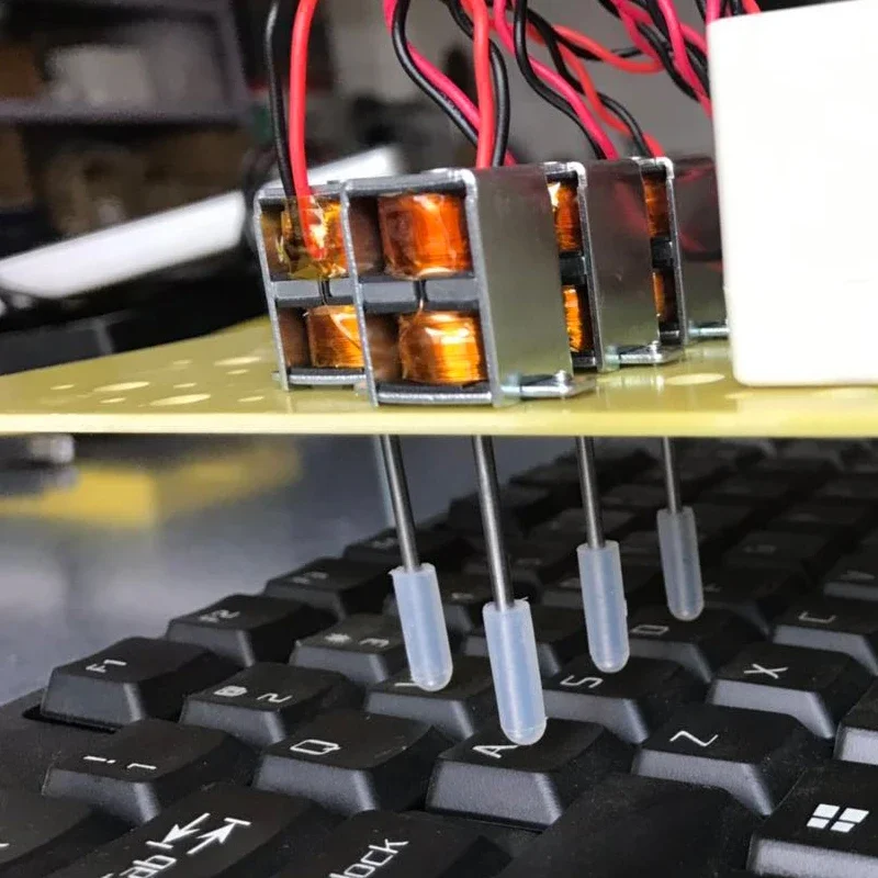 4-Channel Physical Automatically Press The Mechanical Arm Keyboard Clicker