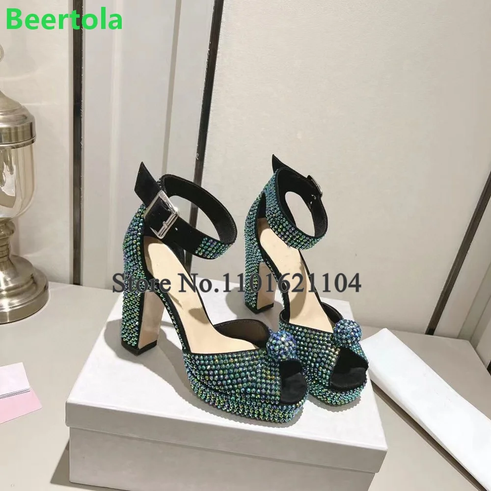 Kwadratowy obcas Crystal Peep Toe Luksusowe sandały dla kobiet 2024 Nowości Moda Eleganckie płytkie buty imprezowe z paskiem na kostkę