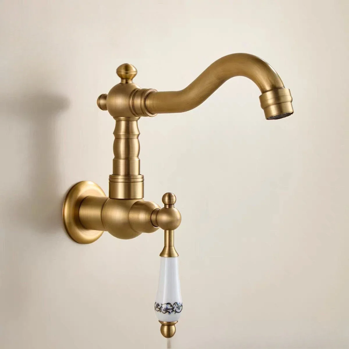 All-Copper Single-Handle Kitchen Faucet for Balcony Sink, Outdoor Freeze-Proof, Washing Machine Connection, French Style