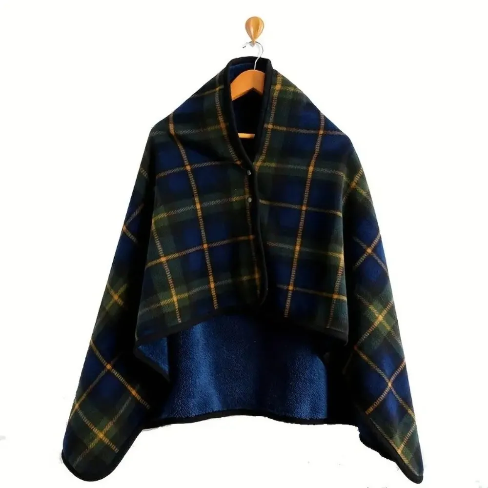 Flannel Material Wearable Blanket Plaid Pattern Button Closure Shawl Blanket Soft Texture Thick Knit Wrap Blanket Daily Use