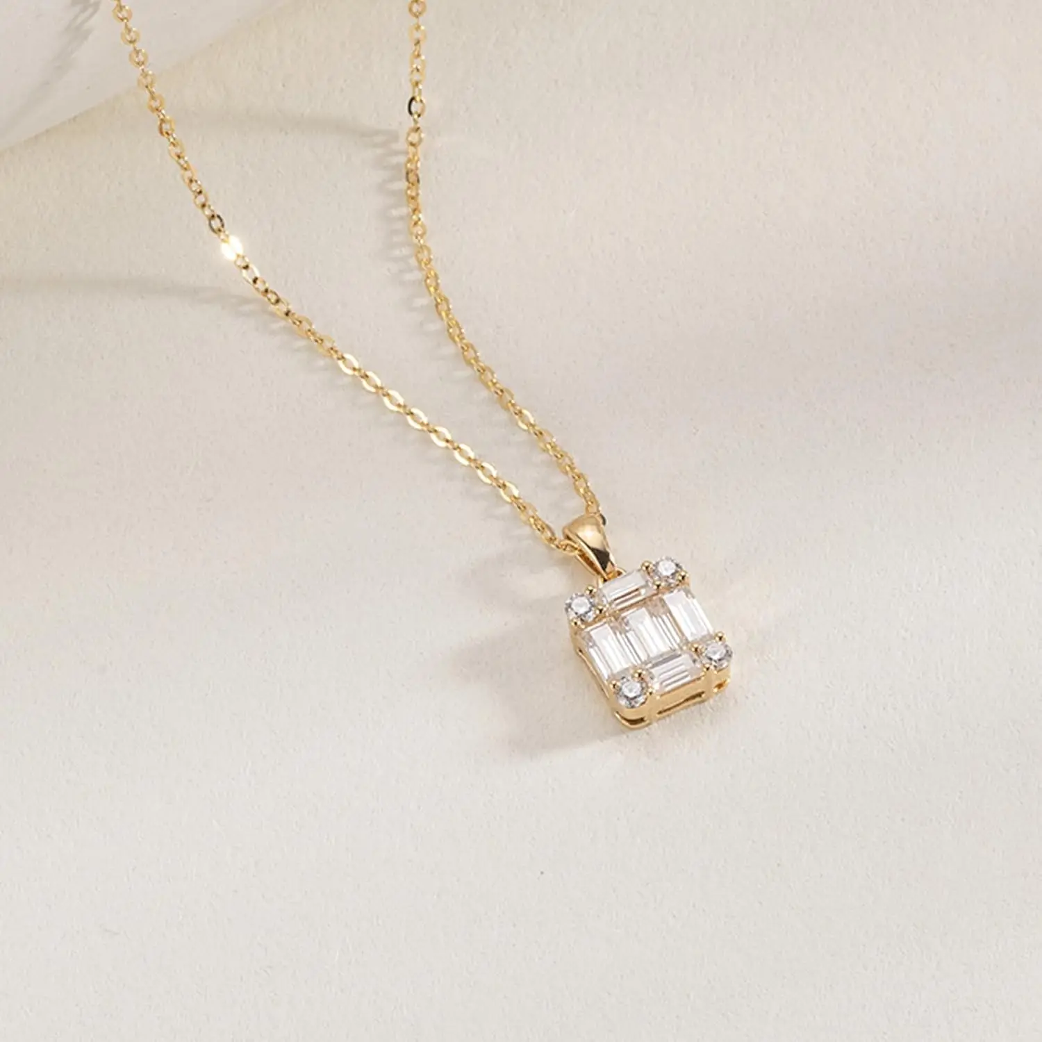 Luxval Diamond Pendant Gold Necklace for Women，Dainty 18k Gold Plated Choker Necklaces Simple Gold Jewelry Gifts for Women Girls