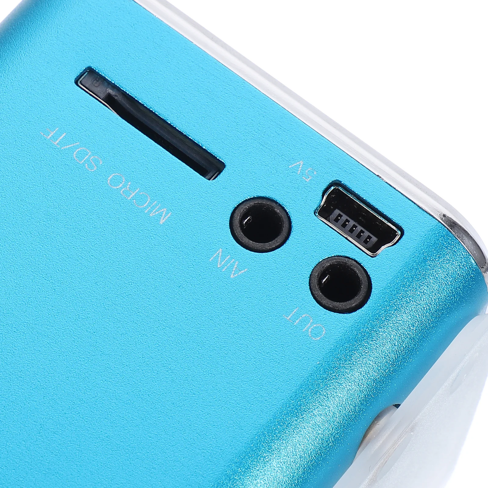 

1Set Mini Portable Speaker Retro Radio Design Wireless Speaker Rechargeable for Home Outdoor Travel Hiking