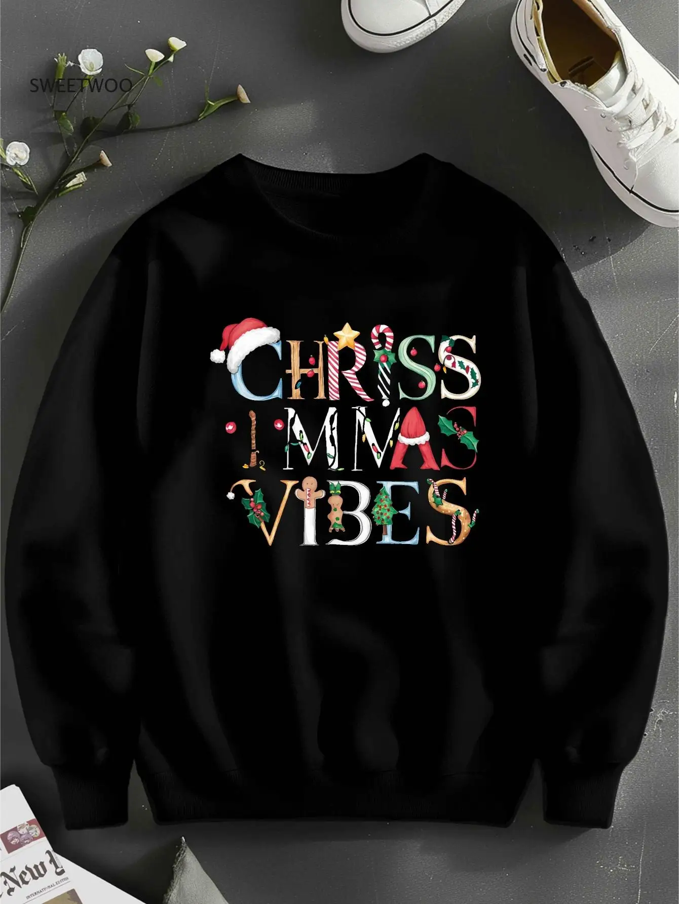

Festive Christmas Vibes Graphic Sweatshirt - Cozy Crew Neck Pullover for Women, Perfect for Fall & Spring