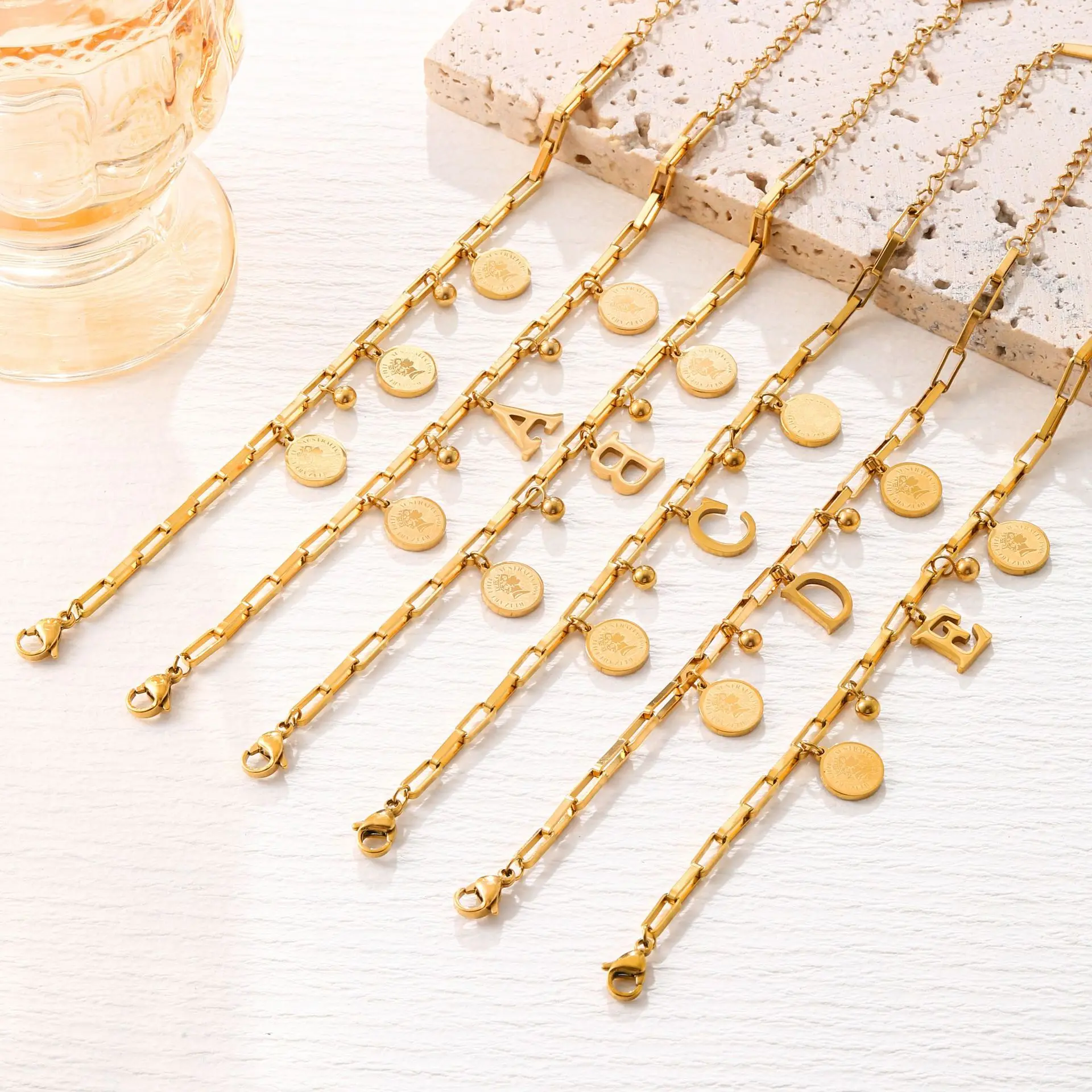 

Gold Color Queen Coin Letter Stainless Steel Bracelets for Women Small Bell Pendant Adjustable Bracelet Classic Y2k Jewelry Gift