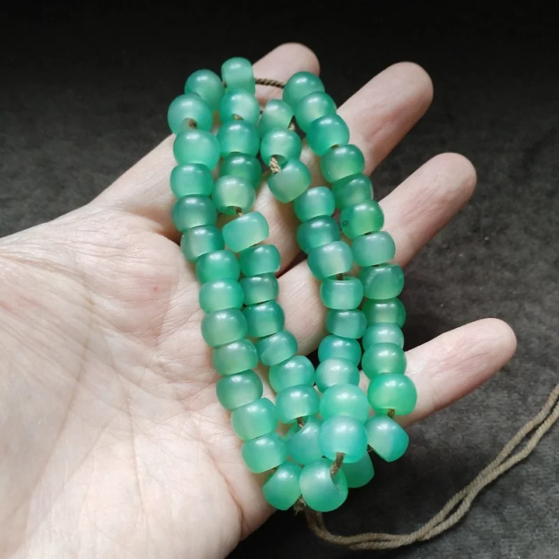 Tibetan Backflow Old Bag Berry Flat round Bead a String of Fruit Green Agate Beads Accessories