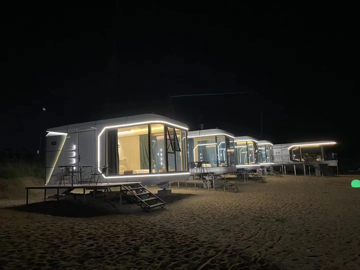 2024 newest design  Resort Hotel, modern modular capsule cruiser vila,prefa container house home