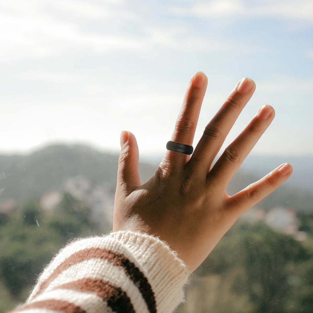 

1pc Silicone Rings Black Size 10 For Finger Exercise Strength Training Grip Enhancer Athletes Musicians Physical Therapy