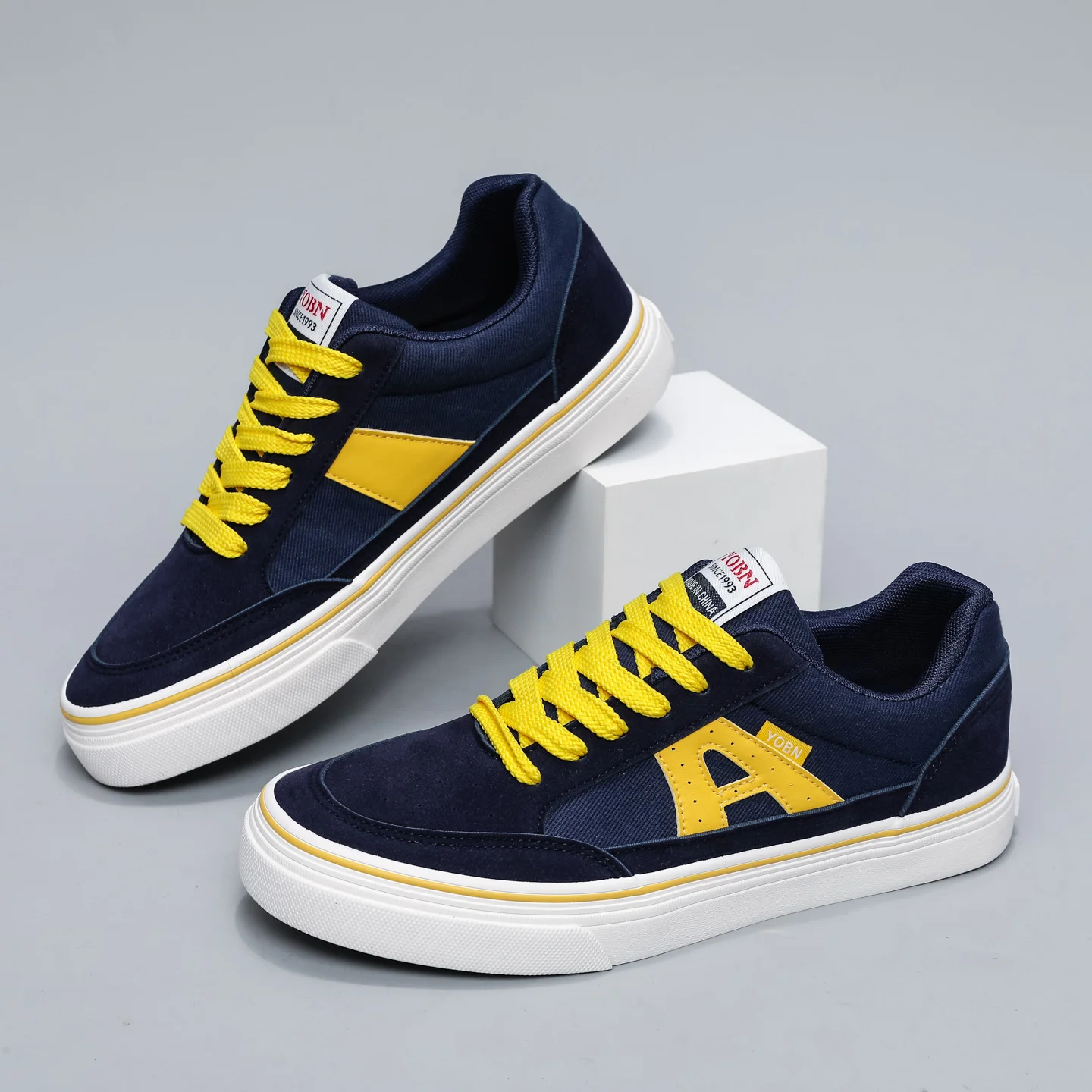 Men's Shoes Board Shoes Fashion Shoes 2026 Breathable Non-slip Men and Women's Casual Shoes Four Seasons Leisure Canvas Shoes
