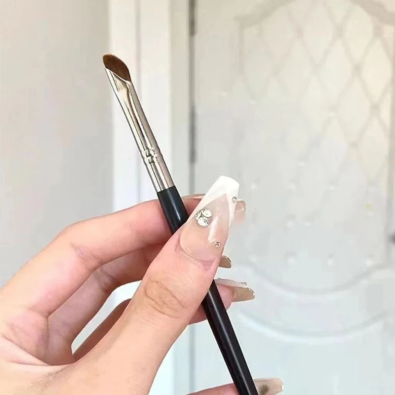 Professional Eyebrow Eyeliner Brush Super Thin Angled Liner Eye Brush for Brow Contour Makeup Makeup Tool