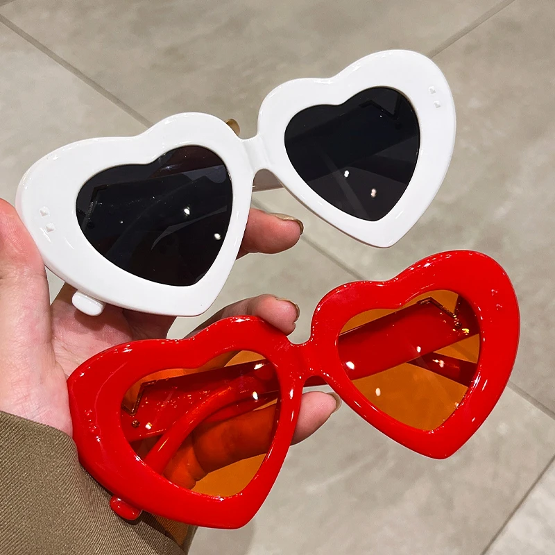 New Multicolored Heart Shape Sunglasses Trendy Fashion Female Party Shades Top Brand Personalized Vintage Brand Designer Eyewear