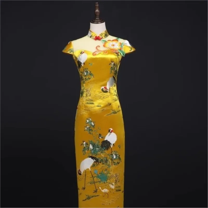 

Chinese-style yellow modified cheongsam fashion show long performance costume grand chorus girls