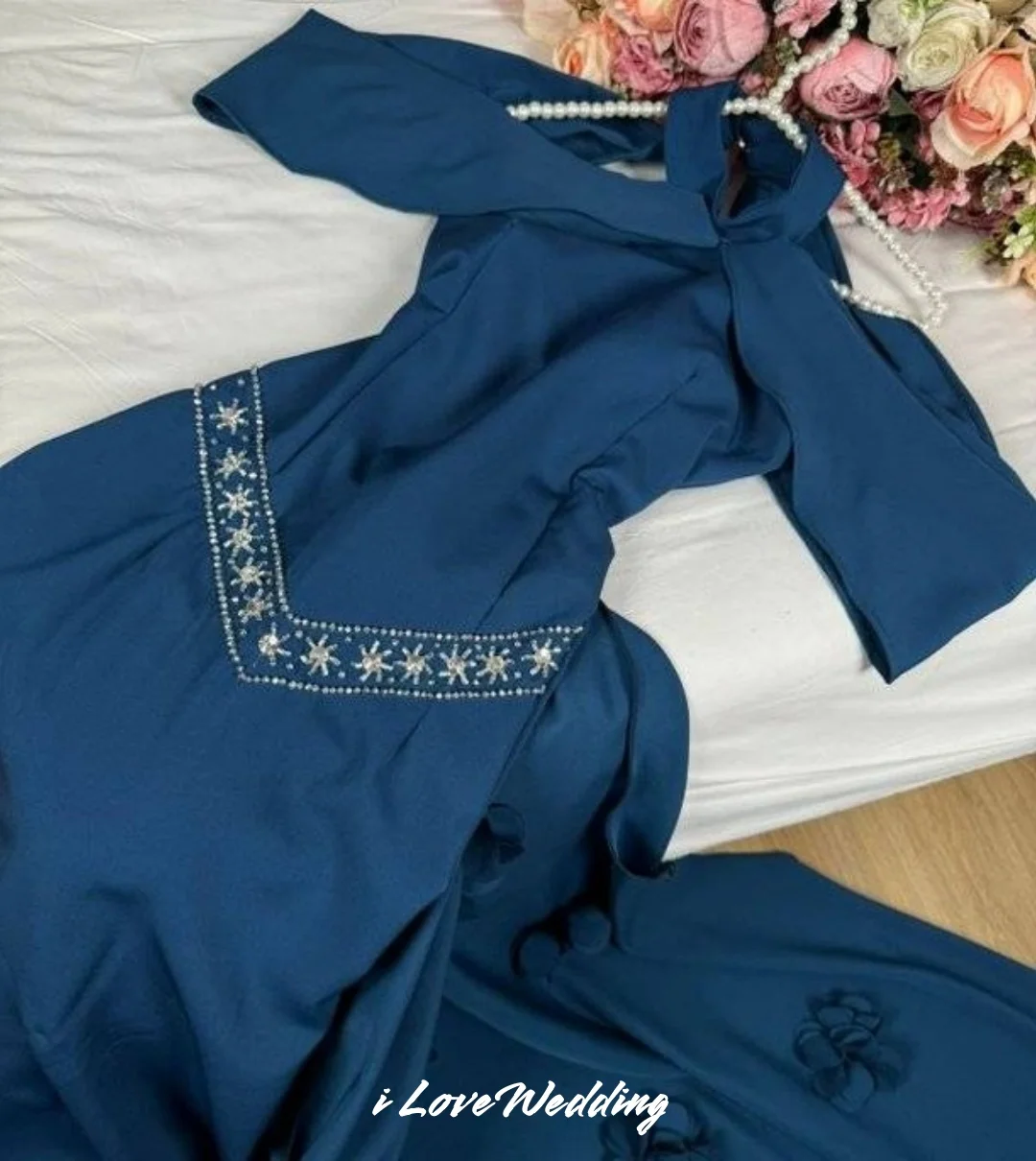 Blue Halter Dresses 2025 ซาติน 3D ดอกไม้ปิดไหล่ Mermaid คริสตัลลูกปัด LACE-Up ชุดแต่งงานที่กําหนดเอง