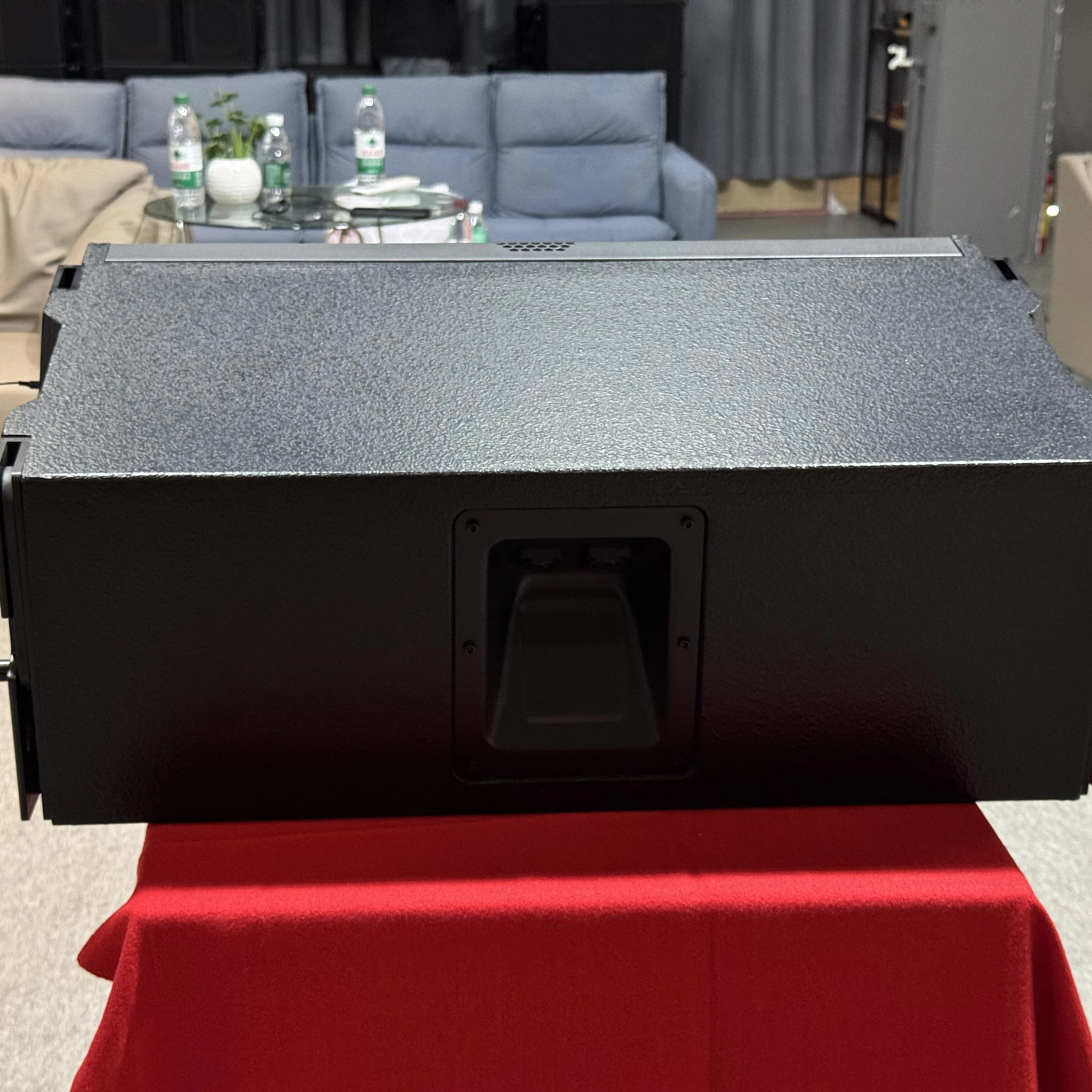 Professional 10-Inch Single Line Array Speaker Active Neo Magnet Metal Shell 8ohm Impedance For Outdoor Concert Performance