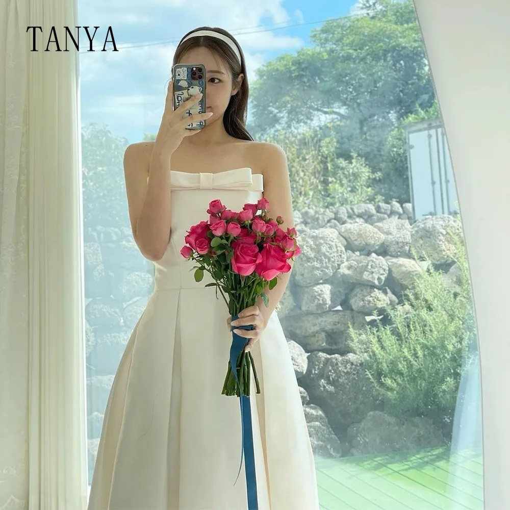 Simple Strapless Satin A Line Wedding Dresses With Bow Korean Style Sleeveless Floor Length Lace Up Bridal Gown TSWD116