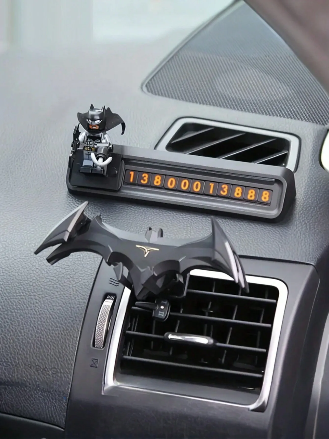 Cool Bat Ventilation Mechanical Gravity Car Phone Holder, Creative Car Ventilation Phone Holder, Unique Phone Holder, Car Access