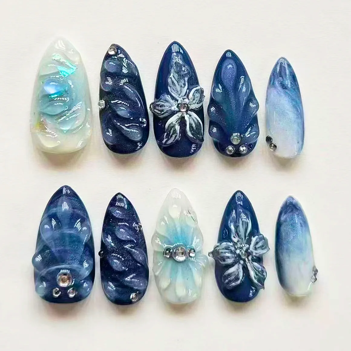 24Pcs Blue Gradient Almond False Mid-length Nails 3D Flower Design Press on Nails Tips Art Full Cover Diamond Reusable Fake Nail
