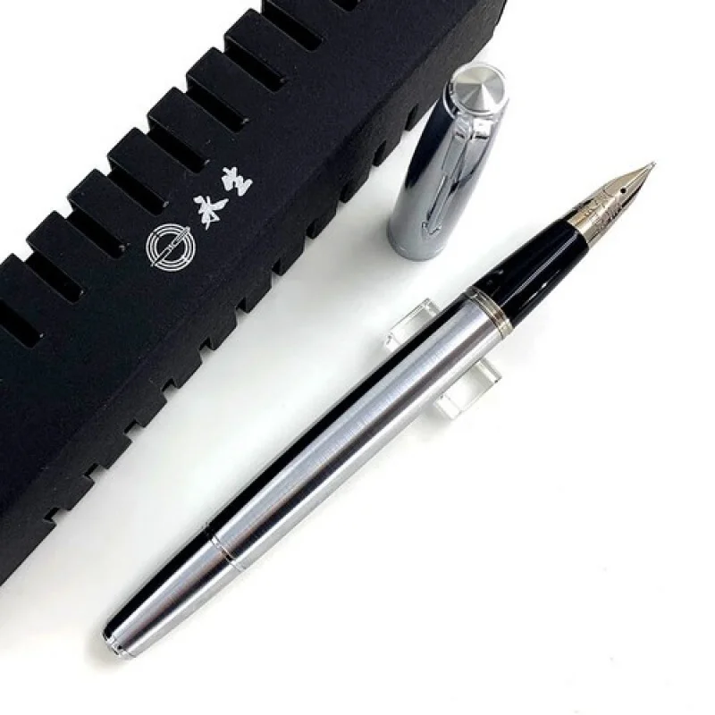 

A+ Wing Sung 601A Стальная вакуумная перьевая ручка Серебряный зажим Тонкий наконечник 0,5 мм для письма # п