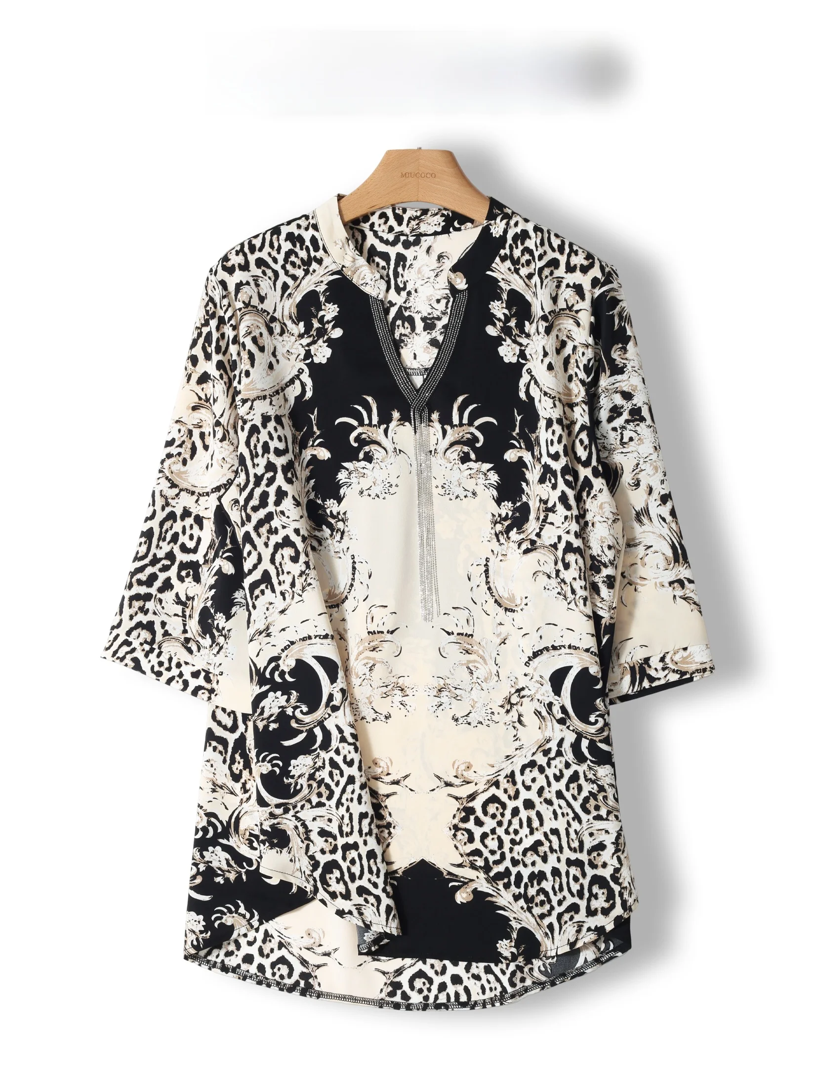 

Elegant Large Size Loose Fit Chiffon Shirt with Fringe Sleeveless Top Women's Summer Fashion Print Design Casual Wear