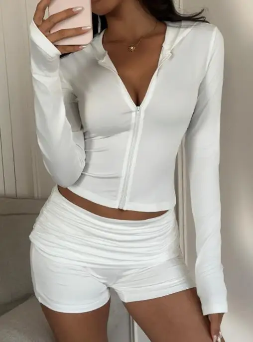 

Autumn Solid Color Slim Fit Zipper Hooded Long Sleeved Jacket and Low Waist Tight Shorts Set, Women's Yoga Exercise 2-Piece Set