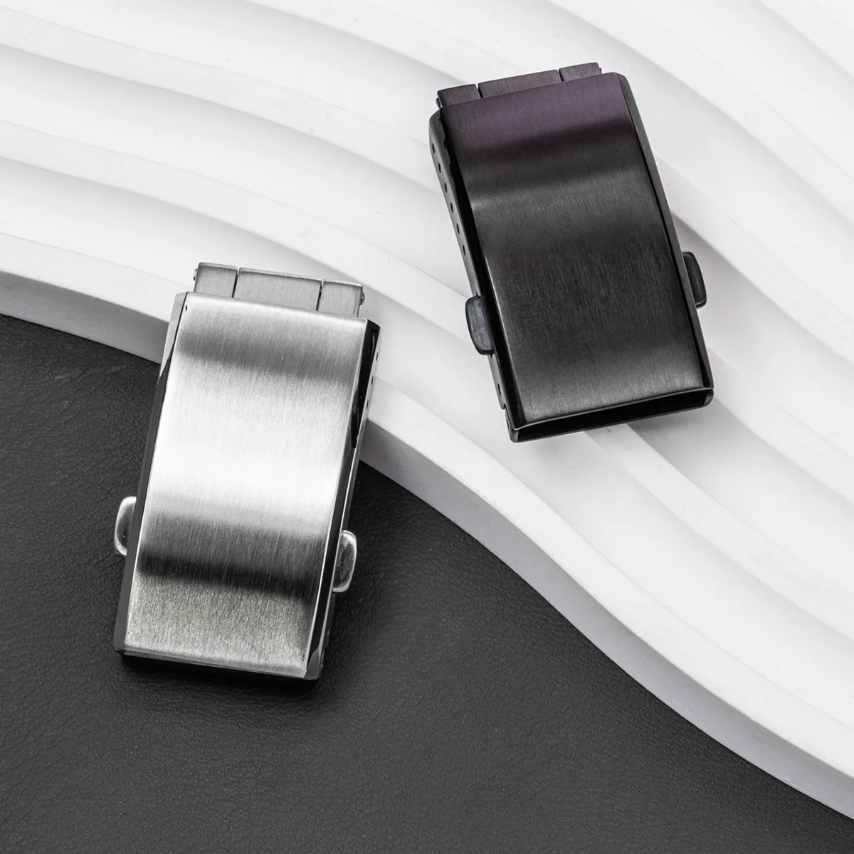 Watchdives 時計クラスプ 16 ミリメートル 18 ミリメートル 20 ミリメートル 22 ミリメートルシルバー折りたたみ安全フライスクラスプ交換ステンレス鋼 Deployant 時計バックル