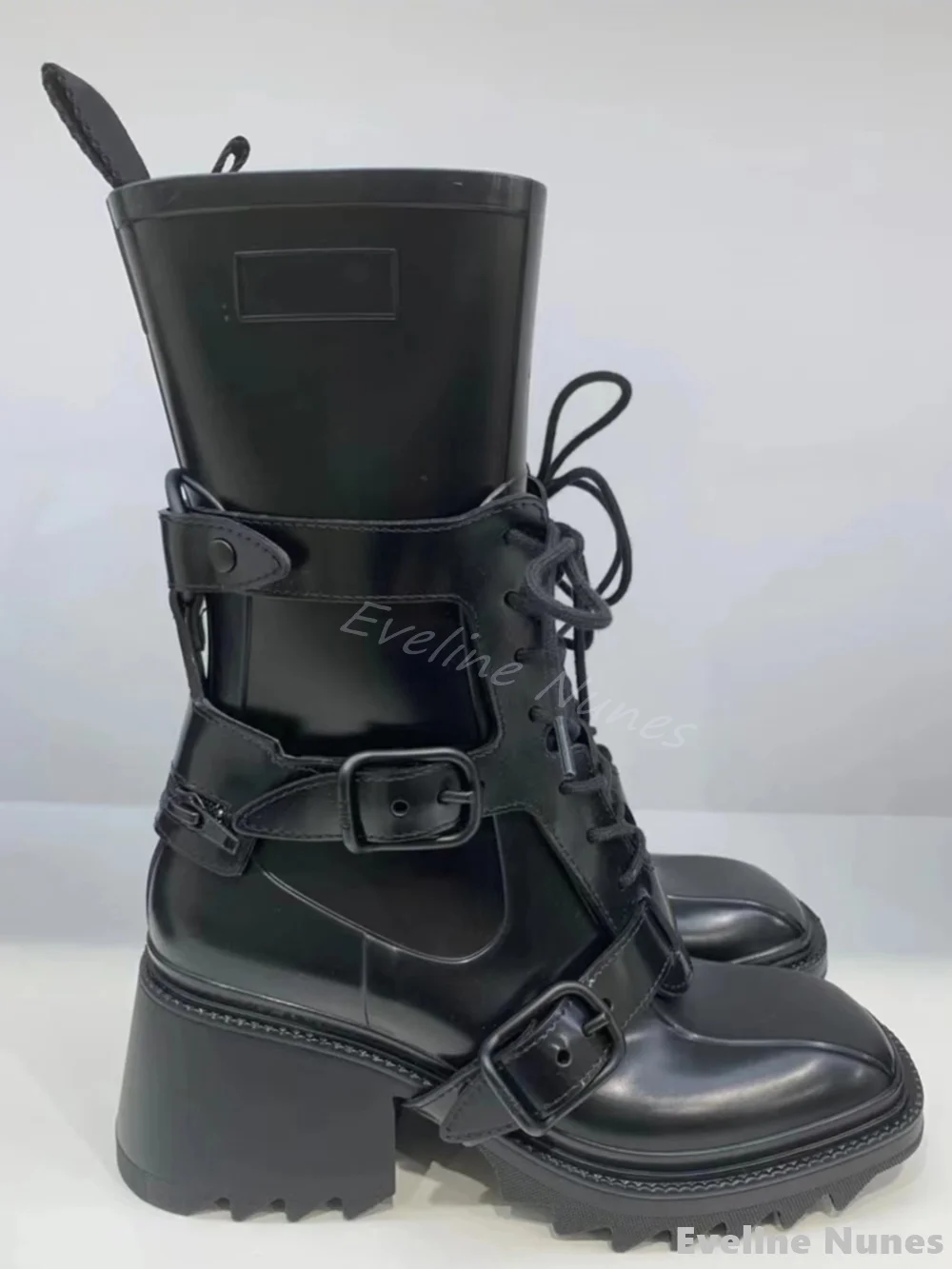 Motorcycle boots women 2025 new strap mid-tube knight boots British style thick heel side zipper personality handsome long boots