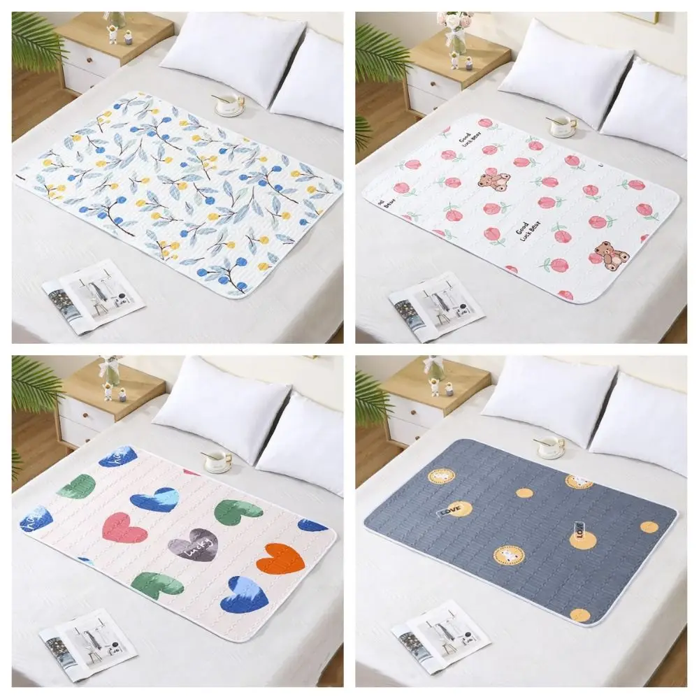 新しい50×70cmベビーおむつ替えマット 防水布製ベッド用おむつ替えパッド 通気性のある可愛い漫画柄 生理用パッド ベビー用