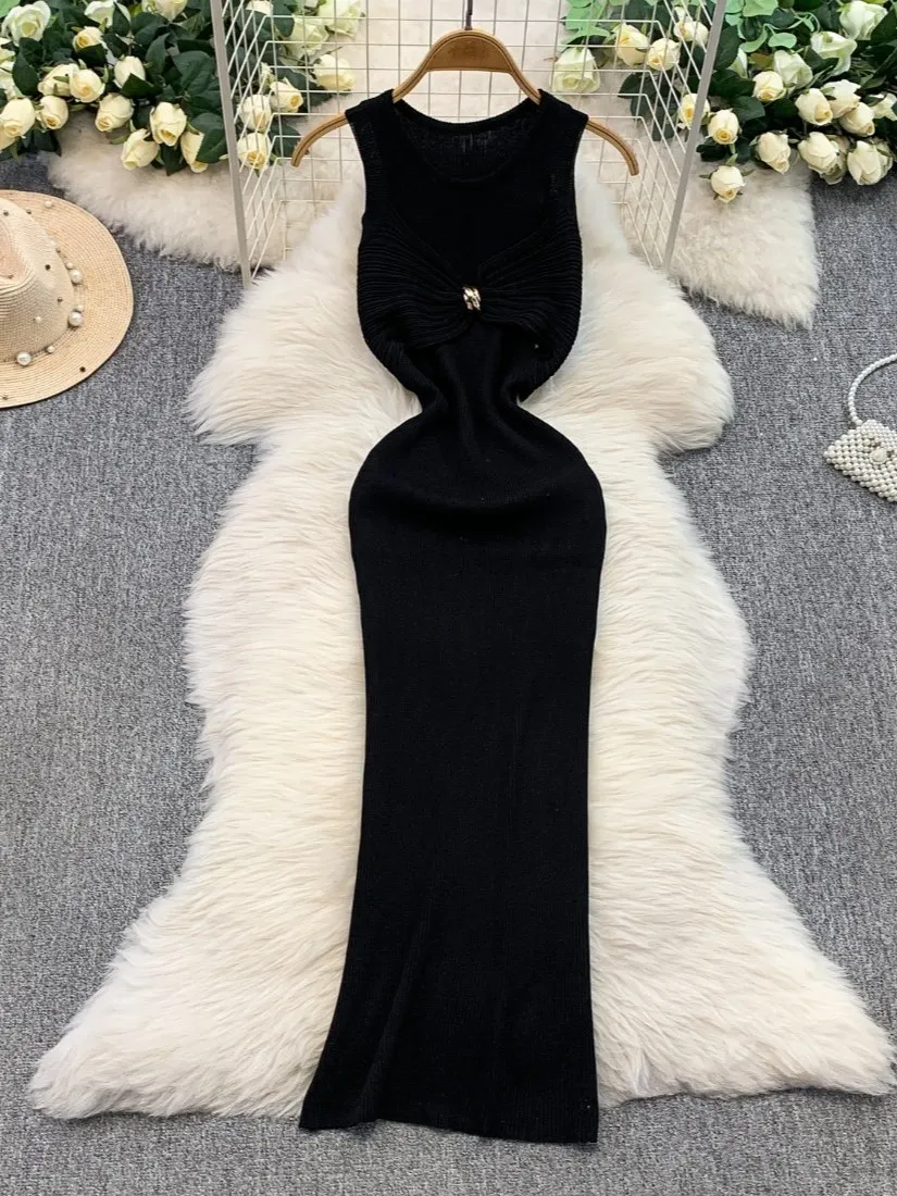 Famlina Summer Elastic Knit Dress Socialite Sexy Cutout Unique Button Round Neck Flattering Waist Buttocks Slim Fit Maxi Skirt