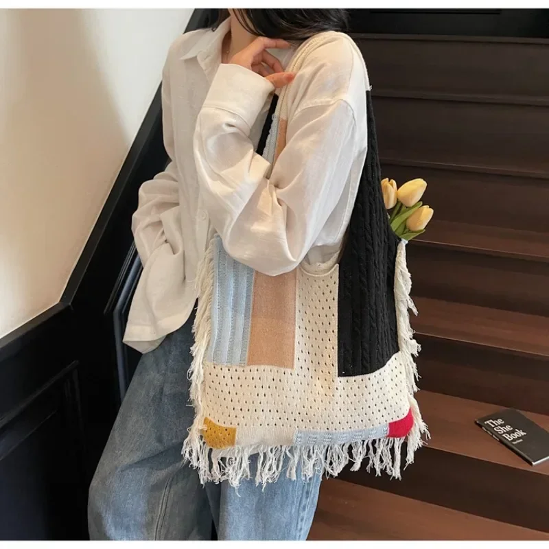 

Изысканные сумки на плечо большой вместимости, индивидуальные цветные вязаные модные сумки для женщин, стильные дизайнерские сумки-тоут с кисточками, белые